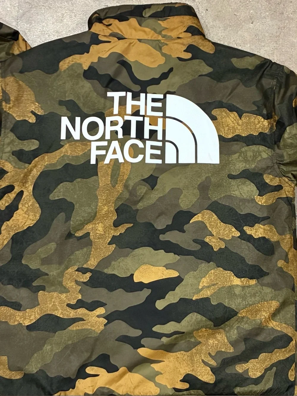 Men’s NORTH FACE/NIKE/UNDER ARMOUR Windwall Sherpa Lined Jacket & Sweatshirt Lot